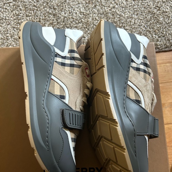 Never worn size 41 men (8) - Picture 2 of 4